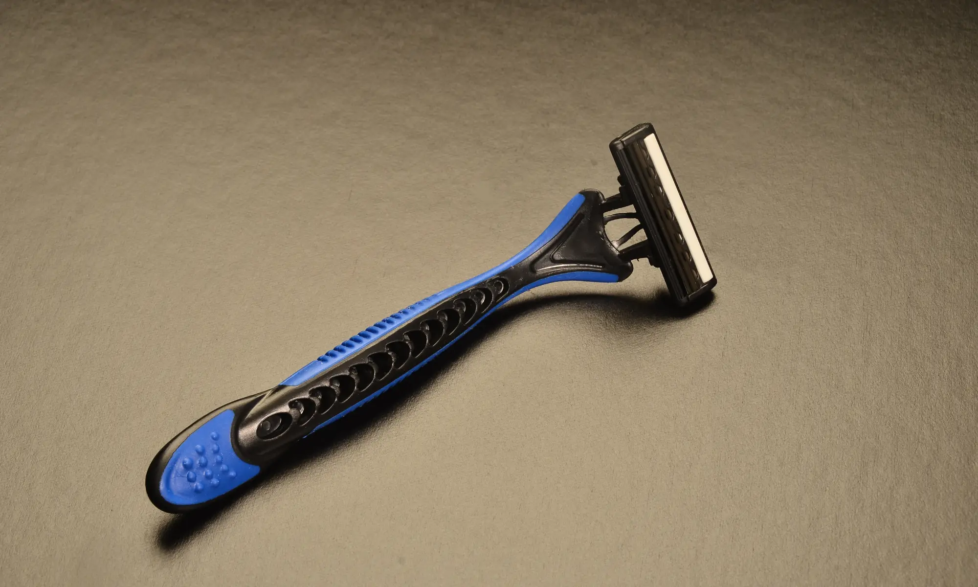 Peut-on prendre un rasoir dans l'avion en cabine