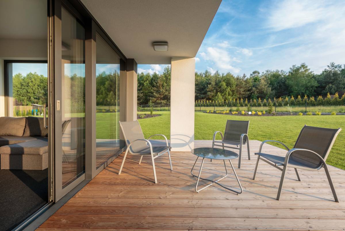 Les lames de terrasse en ipé : un investissement durable pour votre extérieur