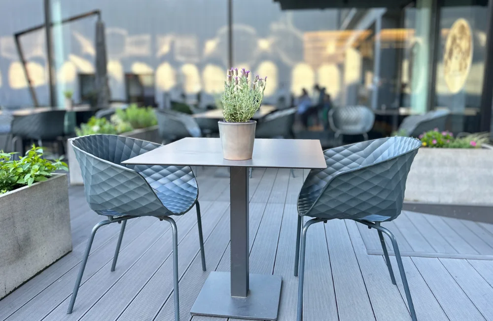 Quels sont les principaux inconvénients d’une table de jardin en HPL