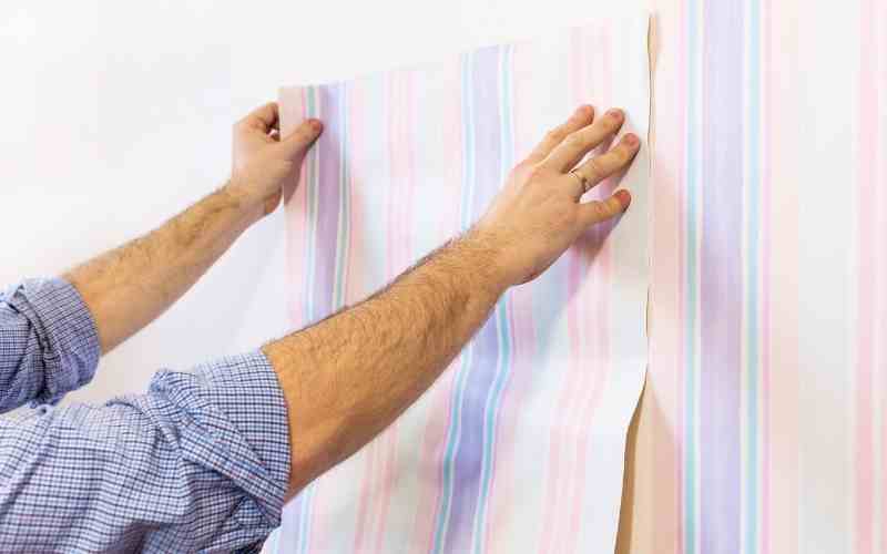 Ce type de papier peint résiste t il mal à l'humidité ou aux pièces humides